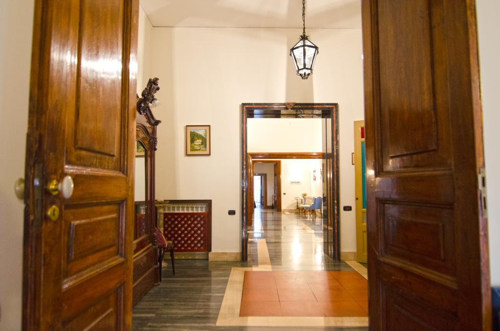 نابولي Suite Palazzo Reale Apartment المظهر الخارجي الصورة