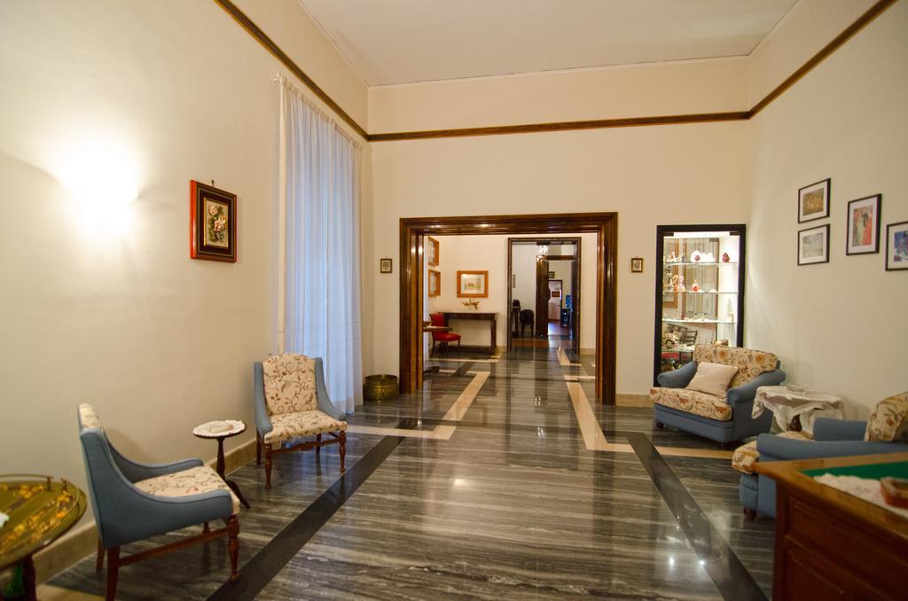 نابولي Suite Palazzo Reale Apartment المظهر الخارجي الصورة